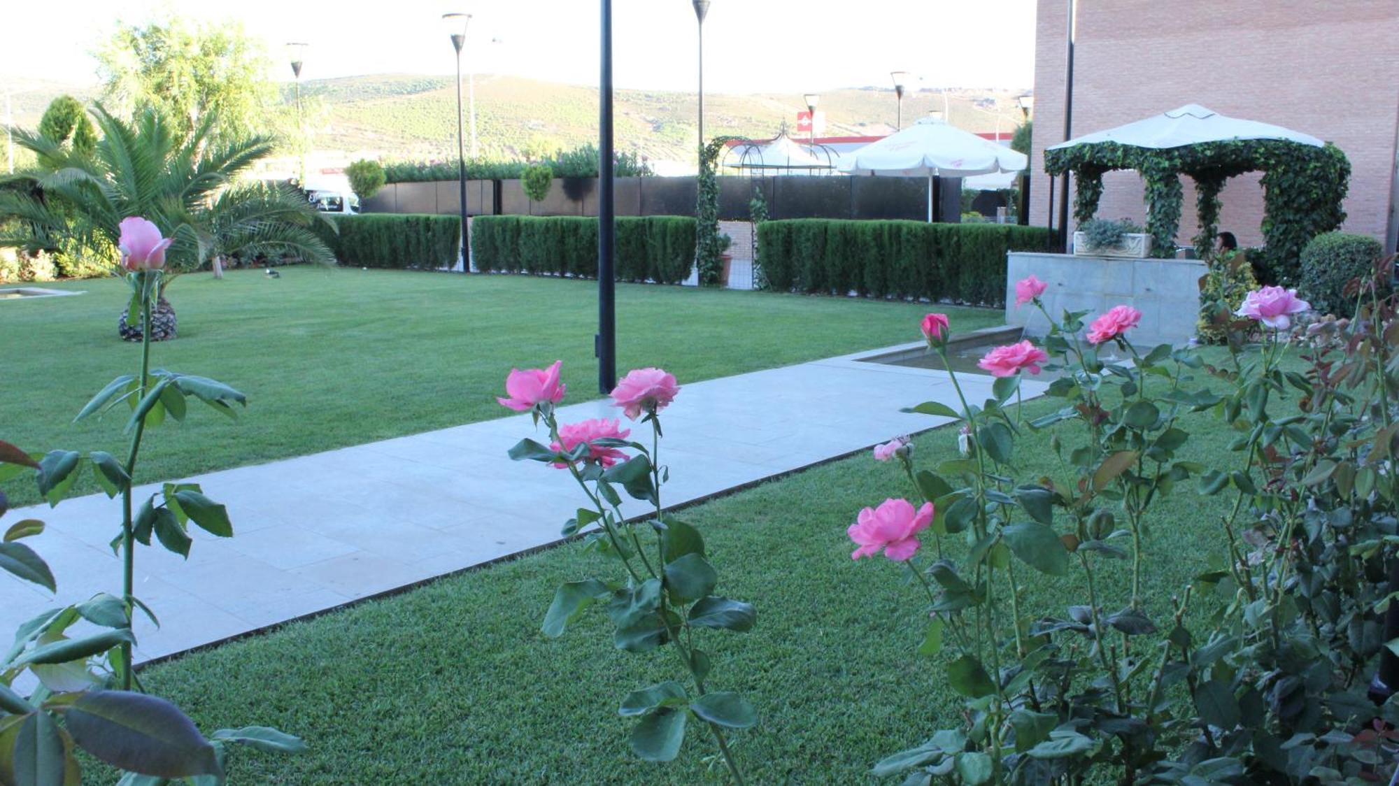 Escuderos Hotel Cruz Argamasilla de Calatrava ภายนอก รูปภาพ