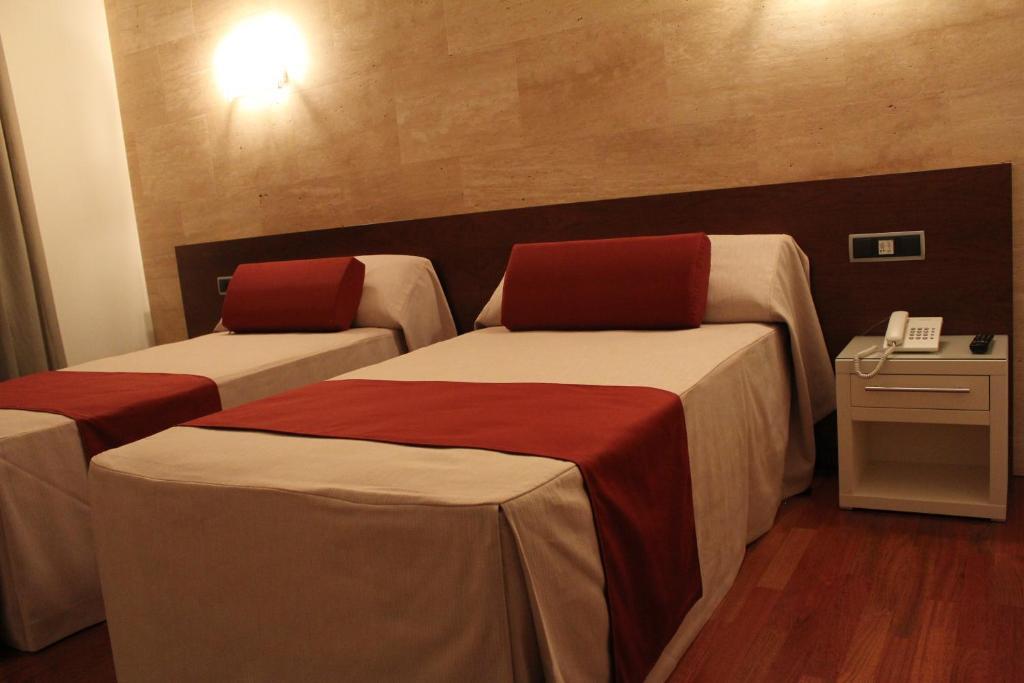 Escuderos Hotel Cruz Argamasilla de Calatrava ห้อง รูปภาพ