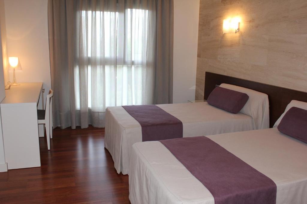 Escuderos Hotel Cruz Argamasilla de Calatrava ห้อง รูปภาพ