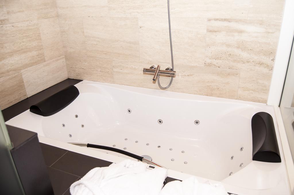 Escuderos Hotel Cruz Argamasilla de Calatrava ห้อง รูปภาพ